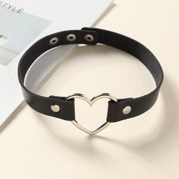 2Pk New Women's Big Leather Heart Choker Necklace - Picture 2 of 5
